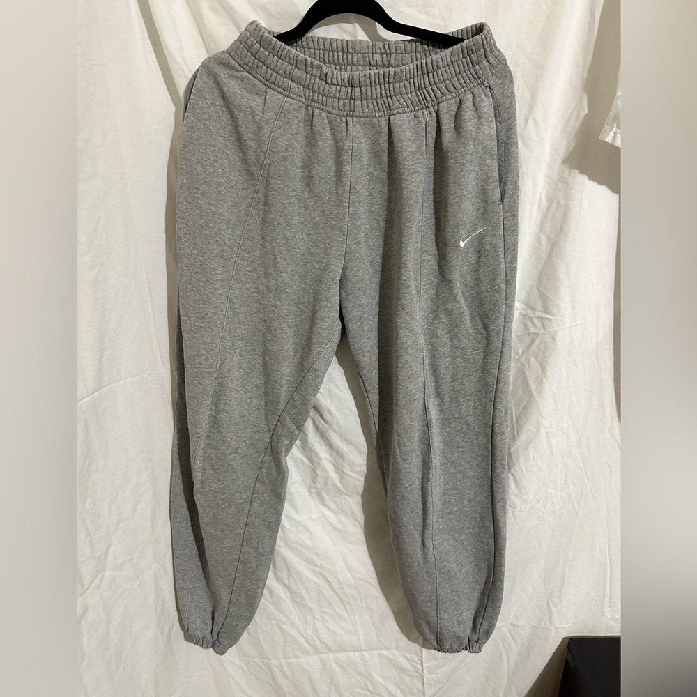 Women’s Nike Sweatpants Size: Small